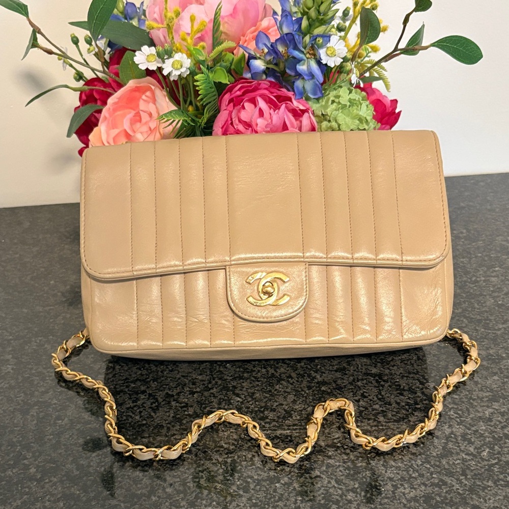Chanel Gold-Tone Quilted Leather Shoulder Bag